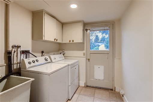 27 Lower Level Laundry Room.jpg